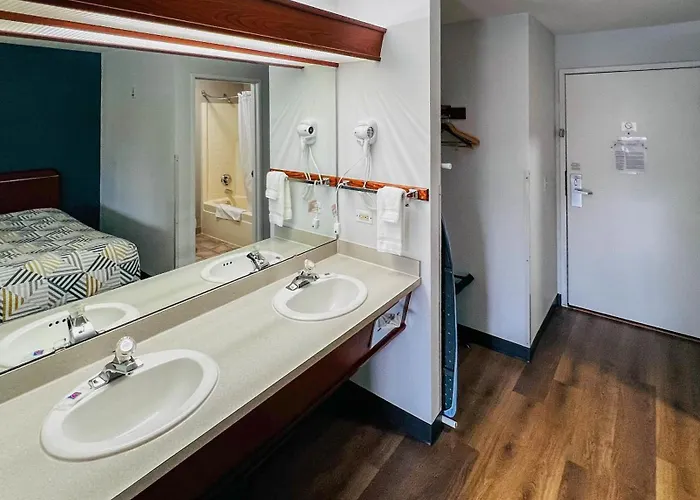 Studio 6 Suites Portland Or I-5 Ohsu